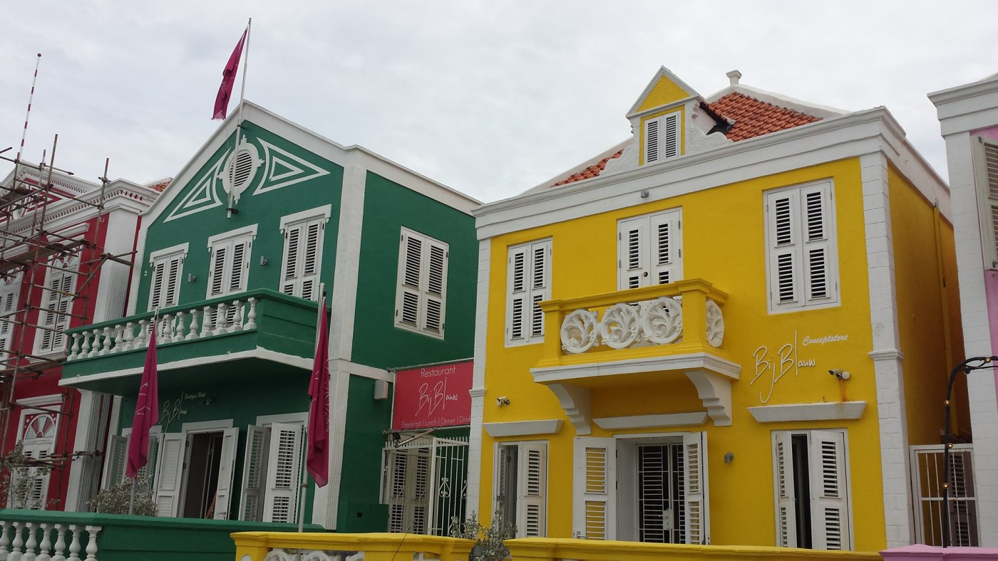 Colourful restaurant buildings in Pietermaai